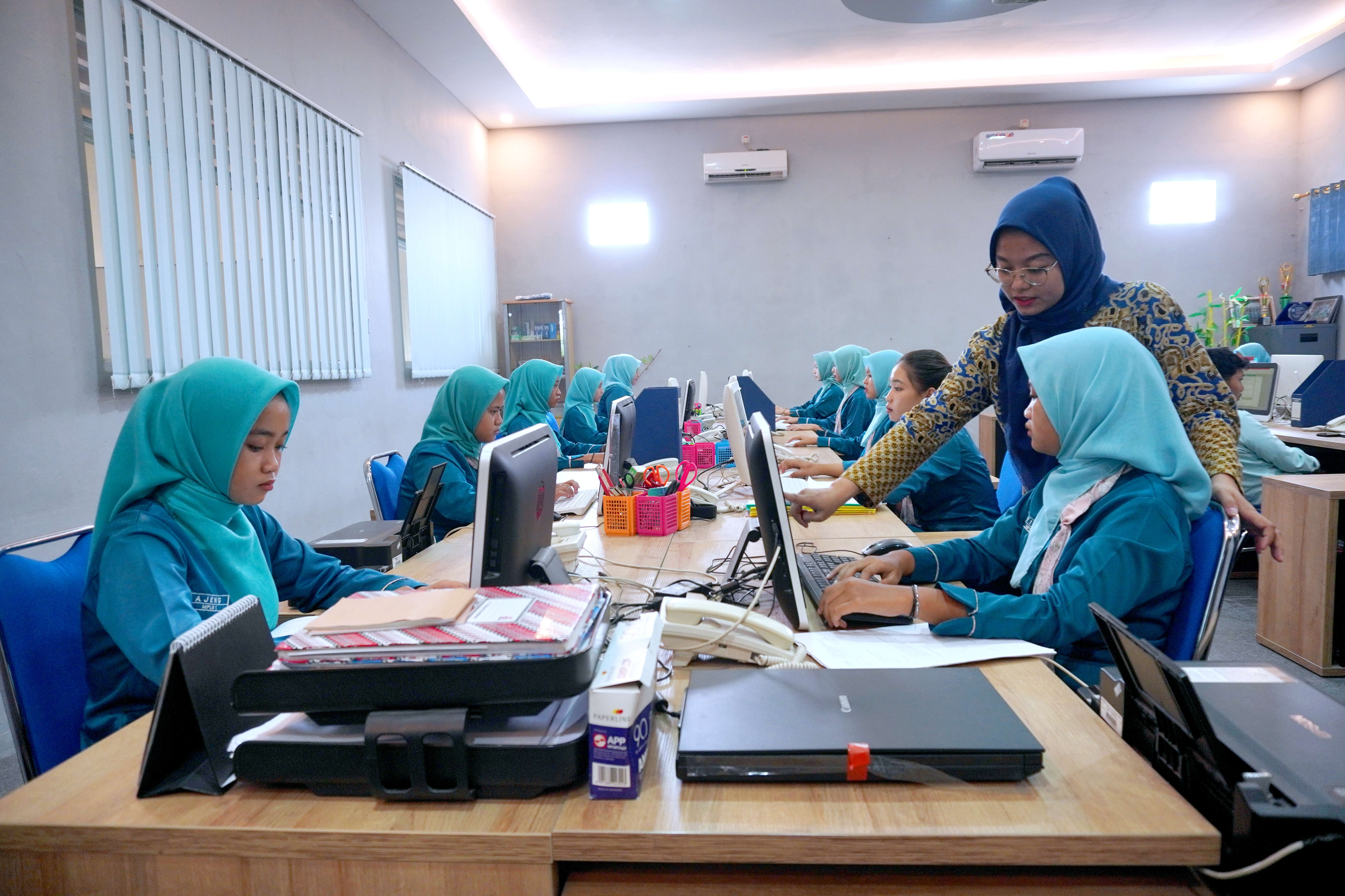 Manajemen Perkantoran dan Layanan Bisnis